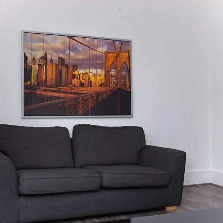 Entire Fabulous 2Bedroom First Floor Flat Located Within Close Proximity To City Centre & University Of Aberdeen With Private Parking Exterior foto